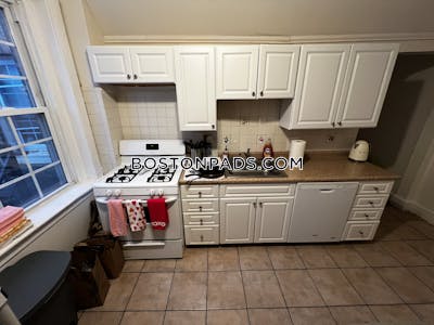 Brookline 3 Beds 1 Bath  Boston University - $4,200 No Fee