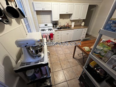 Brookline 3 Beds 1 Bath  Boston University - $4,200 No Fee