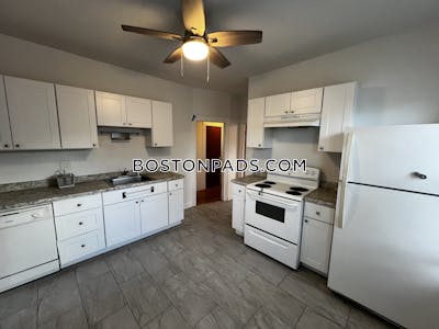 Somerville 3 bedroom apartment near Tufts   Tufts - $3,900 No Fee
