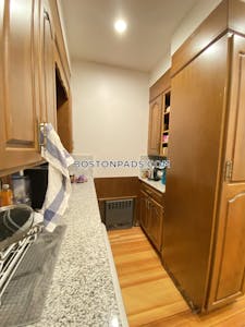 Medford 5 Beds 1 Bath  Tufts - $5,900 No Fee
