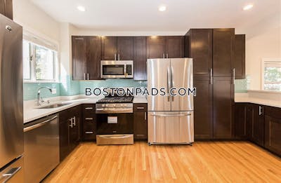 Medford 6 Beds 5 Baths  Tufts - $7,400 No Fee