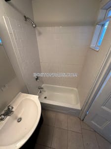 Cambridge 3 Beds 1 Bath  Central Square/cambridgeport - $3,700