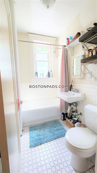 Malden 0 Bed 1 Bath MALDEN $1,825 - $1,900 No Fee
