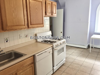 Brookline 4 Beds 1 Bath  Boston University - $5,200 No Fee