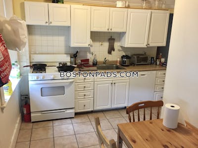 Brookline 3 Bed, 1 Bath Unit  Boston University - $4,200 No Fee