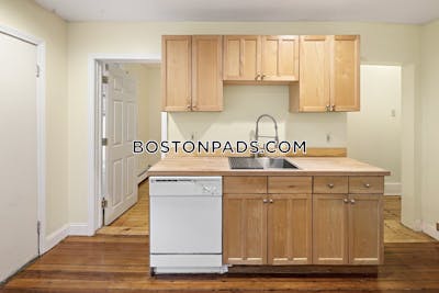 Cambridge 4-Bed / 2-Bath Apartment in Central Square Cambridge  Central Square/cambridgeport - $3,650 No Fee
