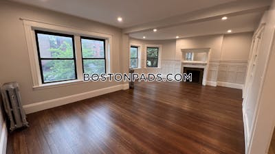Brookline 3 Bed, 1 Bath Unit  Beaconsfield - $4,100 No Fee