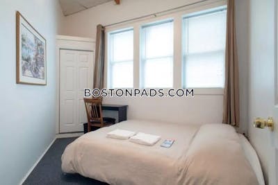 East Boston Great 2 bed 1 bath available 9/1 on Orleans St in East Boston! Boston - $2,600 No Fee
