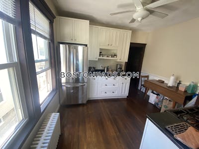 Medford 5 Beds 2 Baths  Tufts - $6,250 No Fee