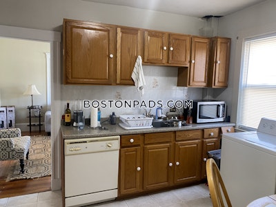 Somerville 3 Bed 1 Bath SOMERVILLE  Tufts - $3,200 No Fee