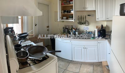 Allston 2 Beds 1 Bath Boston - $2,800