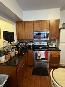 Waltham 2 Beds 1 Bath - $2,600