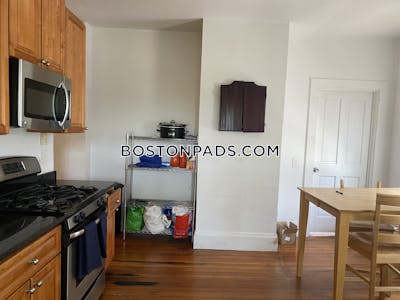 Dorchester/south Boston Border 3 Beds 1 Bath Boston - $3,300 No Fee