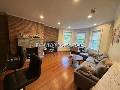 Brookline 3 Beds 2 Baths  Washington Square - $4,800 No Fee