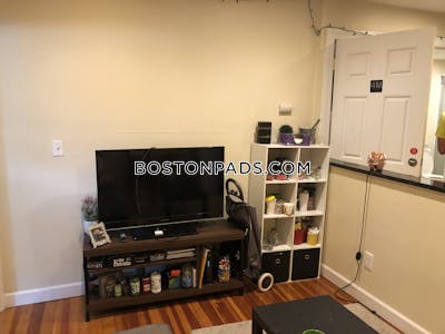 Allston/brighton Border 3 Beds 1 Bath Boston - $3,600 No Fee