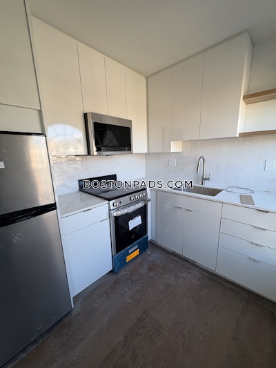 Cambridge Studio  baths in CAMBRIDGE  Harvard Square - $2,500 No Fee